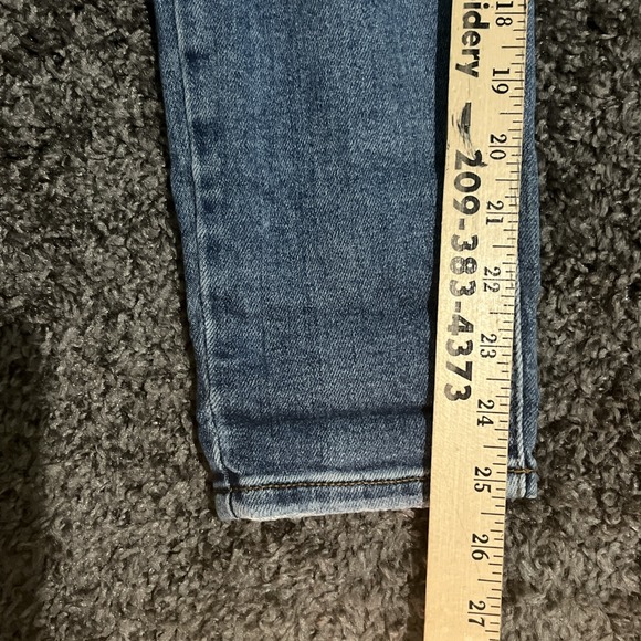 Studio Blue Jeans Distressed Rolled Cuff‎  Stretch Size 30 - Picture 4 of 12